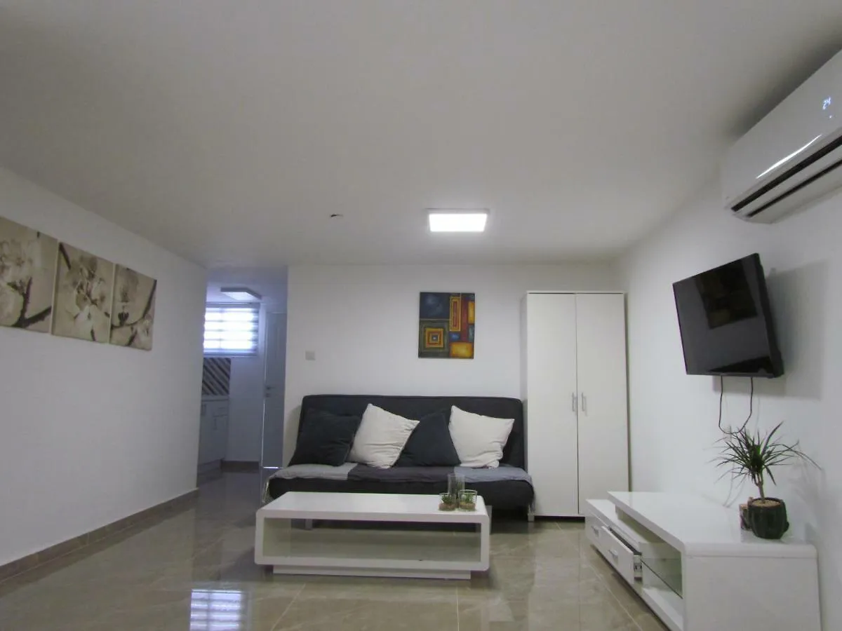 Eleni Apartment אילת